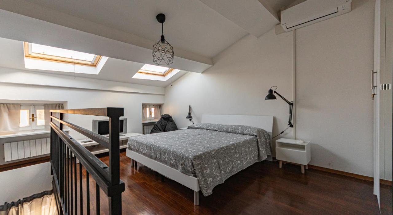 Sophia'S Loft Apartment Parma Bagian luar foto