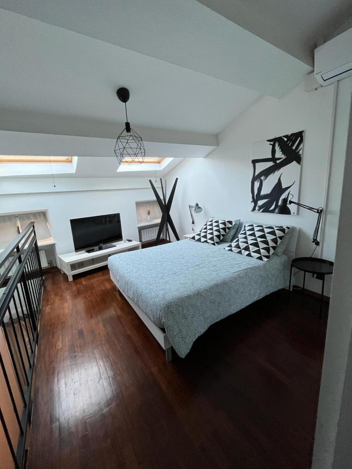 Sophia'S Loft Apartment Parma Bagian luar foto