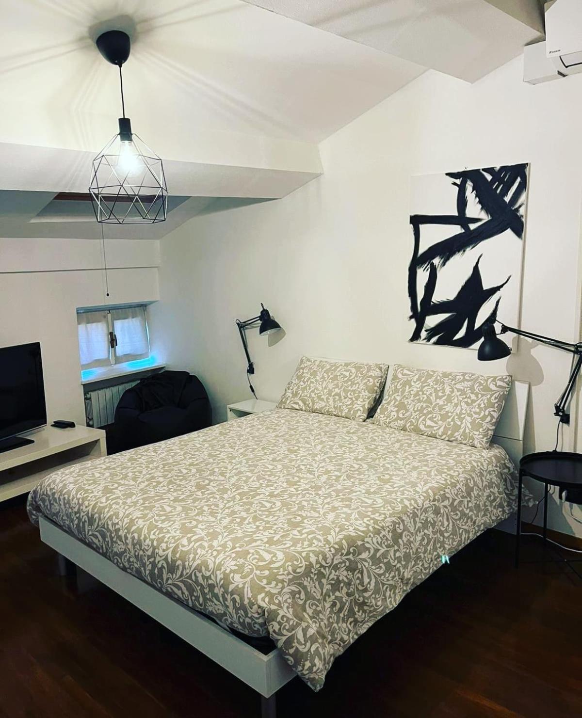 Sophia'S Loft Apartment Parma Bagian luar foto